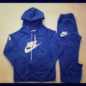blue nike suit